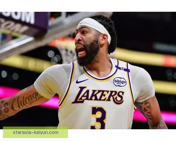 戴维斯战术价值提升助力球队胜利，专家解析其关键角色表现亮眼